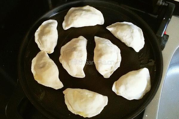 白萝卜猪肉馅饼的做法图解14