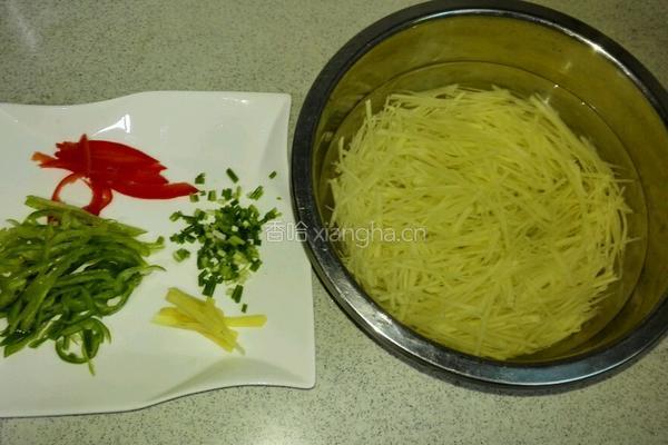 青椒土豆丝的做法图解2