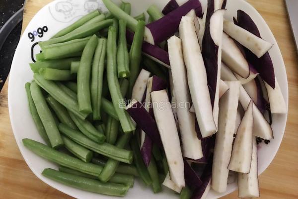 刀豆烧茄子的做法图解2