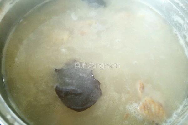 山药木耳炖鸡的做法图解9