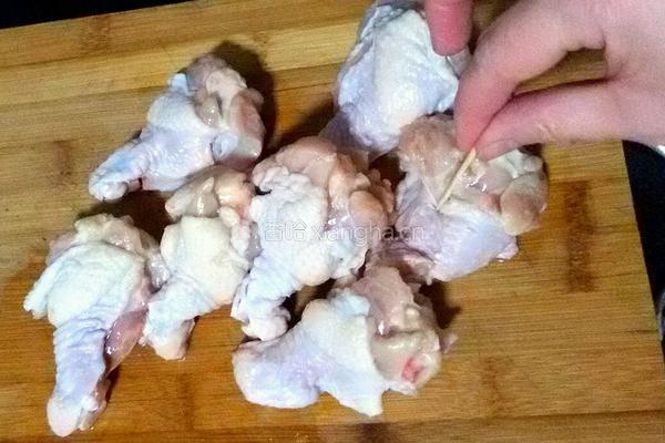 新奥尔良烤鸡翅根的做法图解1
