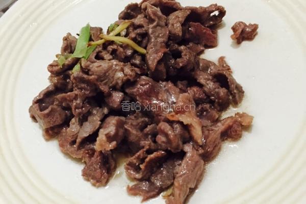 牛肉炒蒜苗的做法图解3