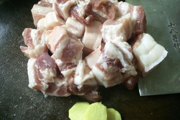 香菇煲花肉的做法图解2