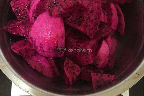 火龙果酸奶慕斯蛋糕的做法图解2