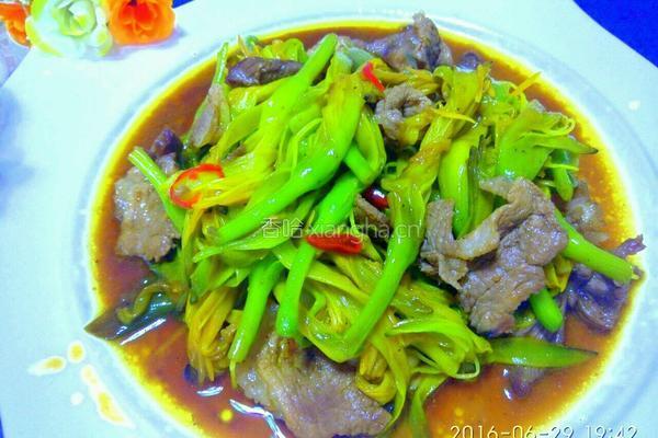 五花肉炒黄花的做法图解10