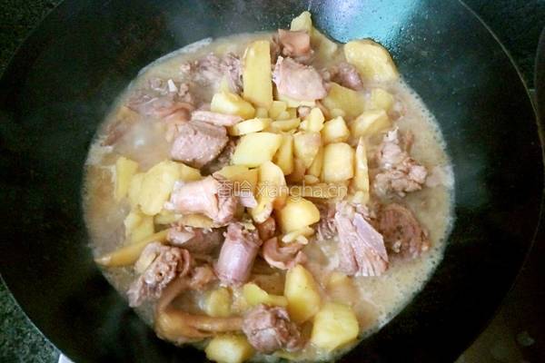 土豆焖鸭的做法图解7