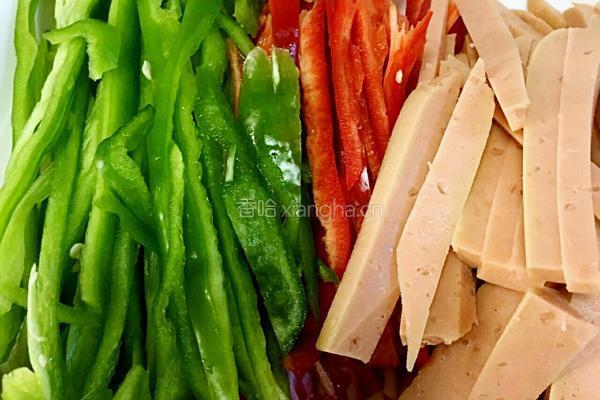 双椒空心菜杆炒火腿的做法图解2