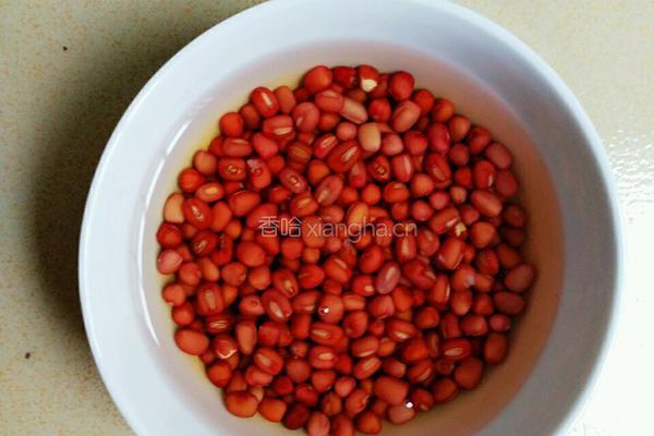 红豆土豆糕的做法图解1
