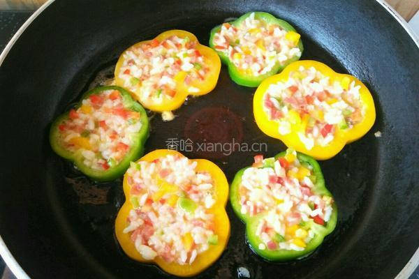 彩椒圈煎饭的做法图解5