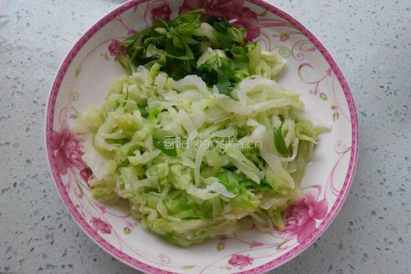 鸡蛋卷心菜炒面条的做法图解3