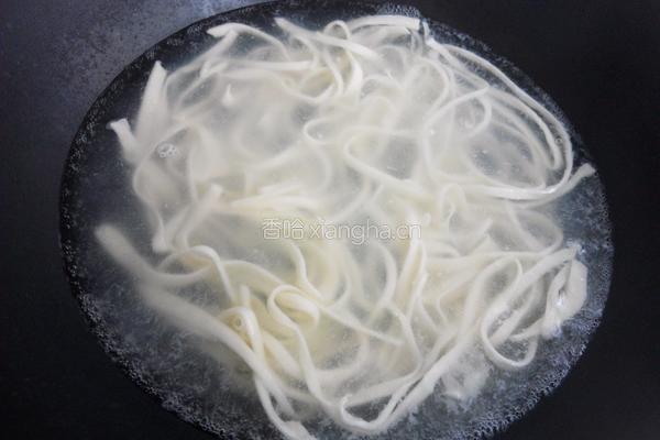 鸡蛋卷心菜炒面条的做法图解5