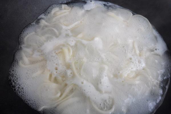 鸡蛋卷心菜炒面条的做法图解6