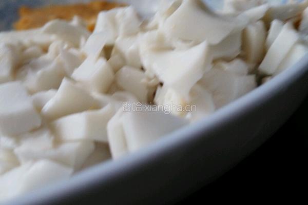 豆腐炒鸭蛋的做法图解2