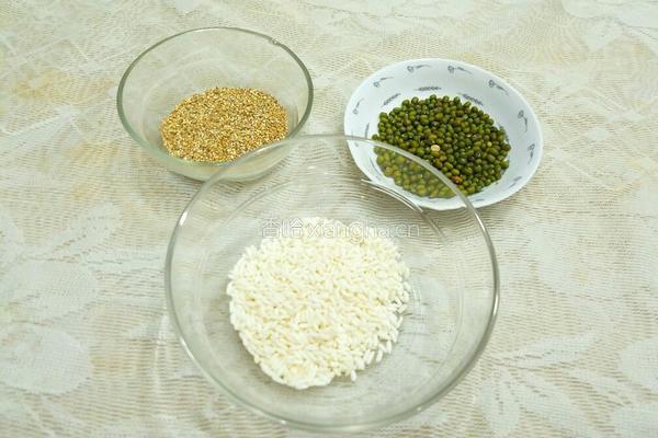 藜麦绿豆糯米粥的做法图解1