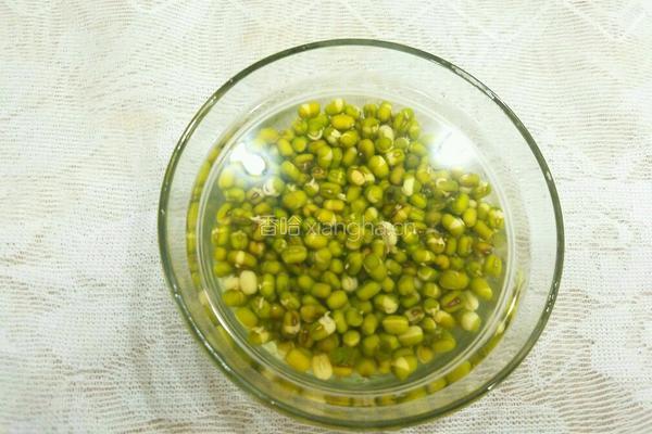 藜麦绿豆糯米粥的做法图解2