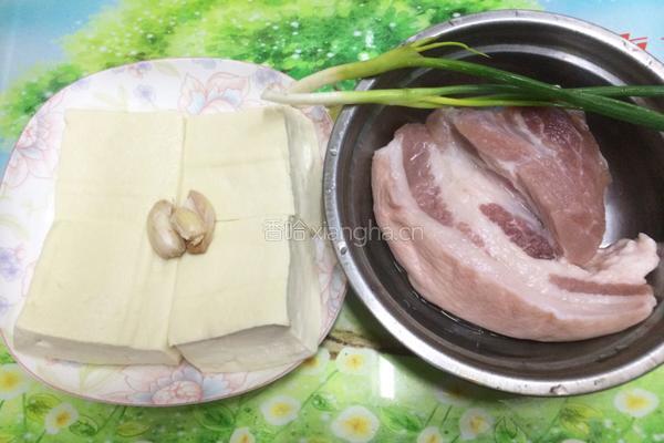 焖客家酿豆腐的做法图解1