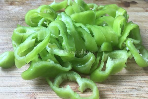 最简单的辣椒炒鸡蛋的做法图解1