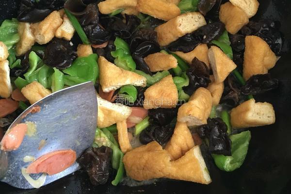 火腿木耳炒豆腐的做法图解4