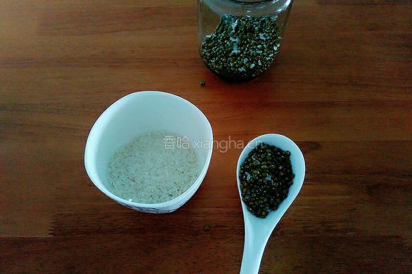 绿豆大米汤的做法图解1