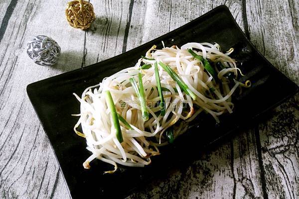 清炒绿豆芽韭菜的做法图解5