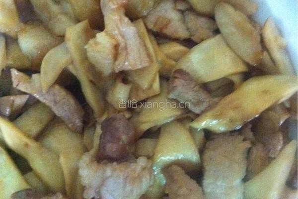 鸡腿菇炒瘦肉的做法图解3