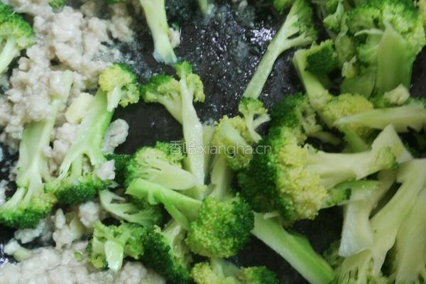 西兰花炒肉末的做法图解8