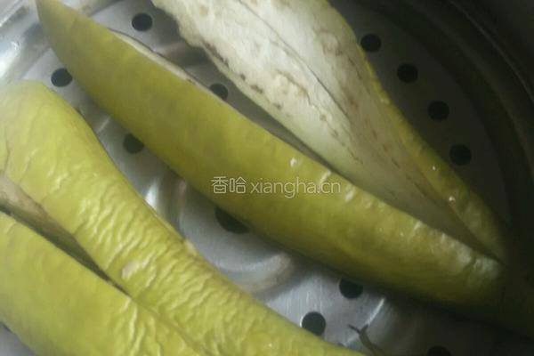 凉拌蒜蓉茄子的做法图解1