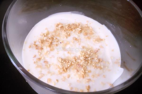 圣女果香蕉炒酸奶的做法图解3