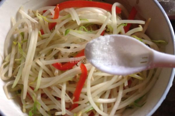 凉拌绿豆芽的做法图解4