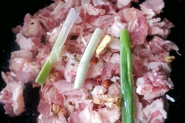 白萝卜炖牛腩的做法图解4