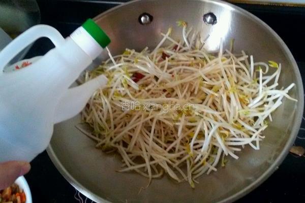酸辣绿豆芽的做法图解7