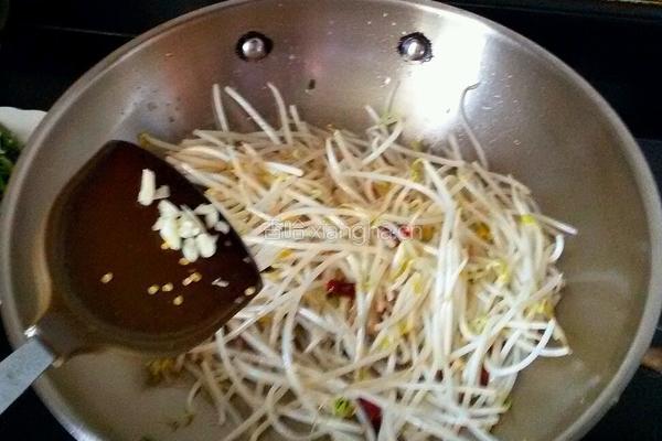 酸辣绿豆芽的做法图解9
