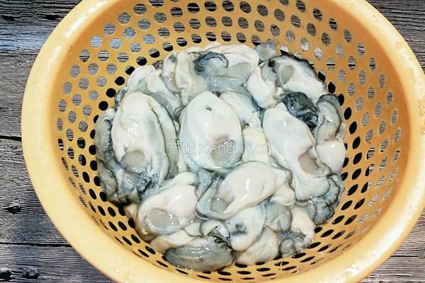 牡蛎瘦肉冬瓜汤的做法图解3
