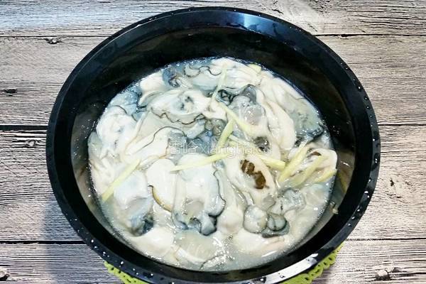 牡蛎瘦肉冬瓜汤的做法图解4