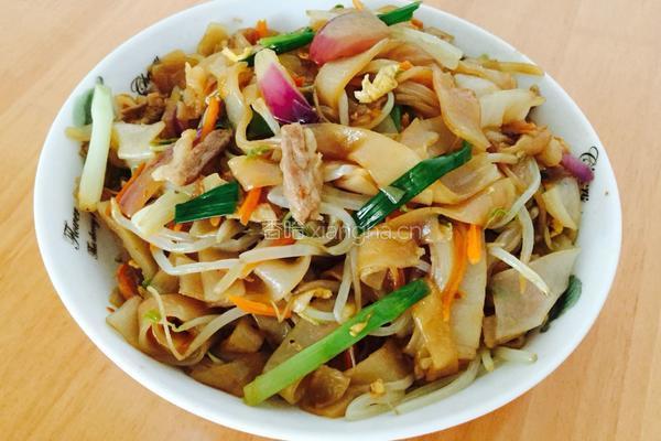 肉丝蔬菜炒粿条