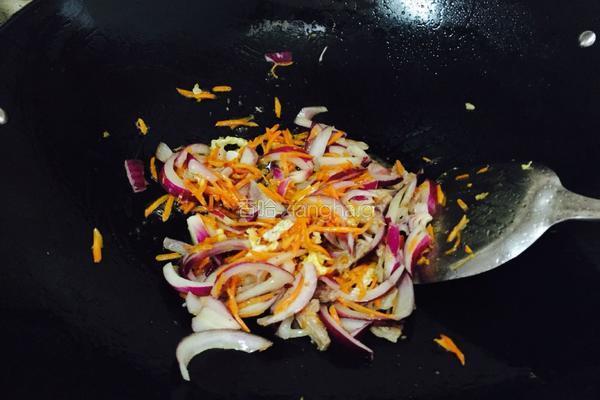 肉丝蔬菜炒粿条的做法图解4