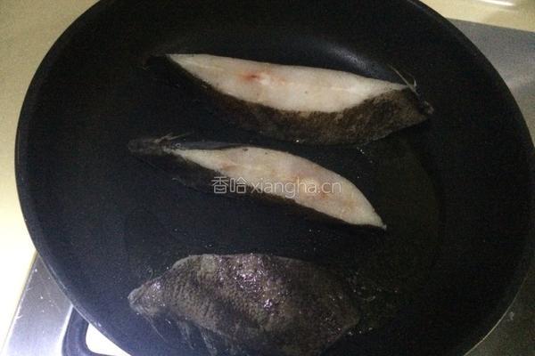 香煎马胶鱼。的做法图解2