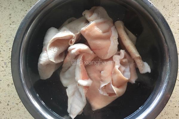 双色猪皮冻的做法图解1