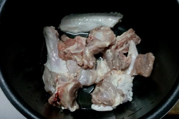 鸭肉笋干汤的做法图解3