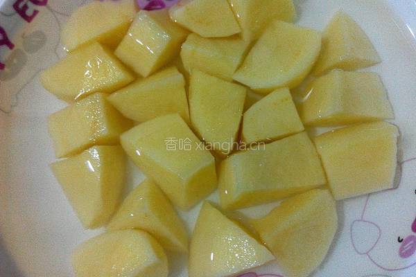 土豆炖圆茄子的做法图解2