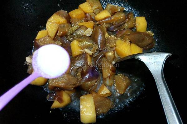 土豆炖圆茄子的做法图解9