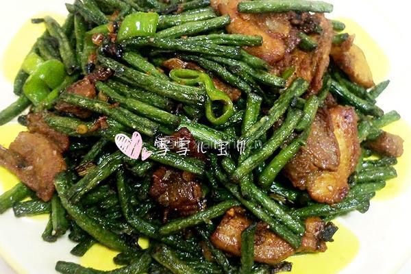 肉炒蒜香豇豆