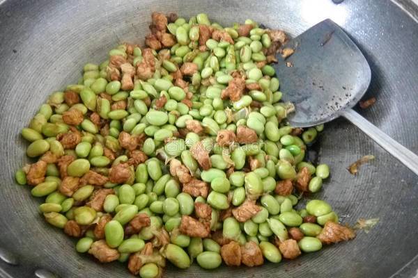 毛豆肉丁的做法图解4