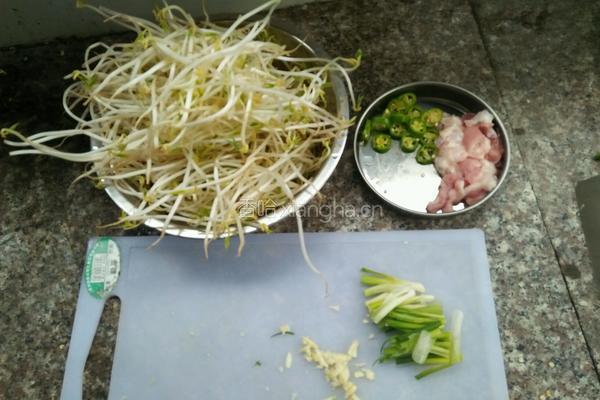 肉丝炒银牙的做法图解1