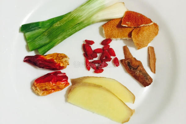 清炖羊肉煲的做法图解1