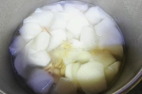 白萝卜排骨汤的做法图解7