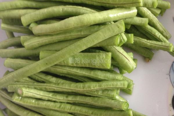 豆角肉末的做法图解1