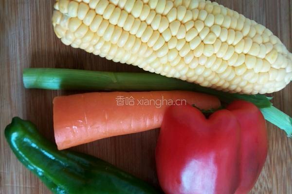 彩椒炒玉米的做法图解1