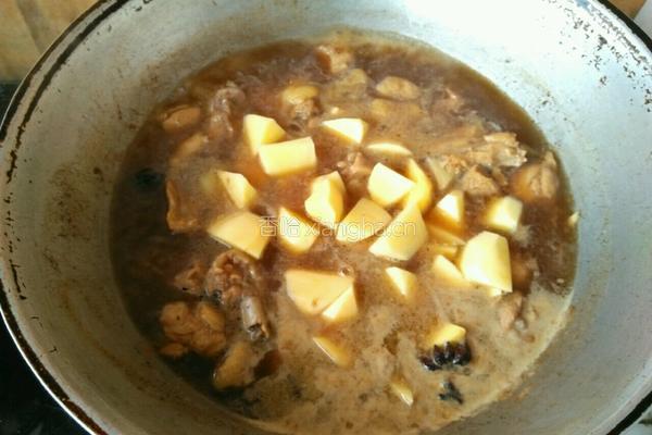 土豆炖鸡腿的做法图解5