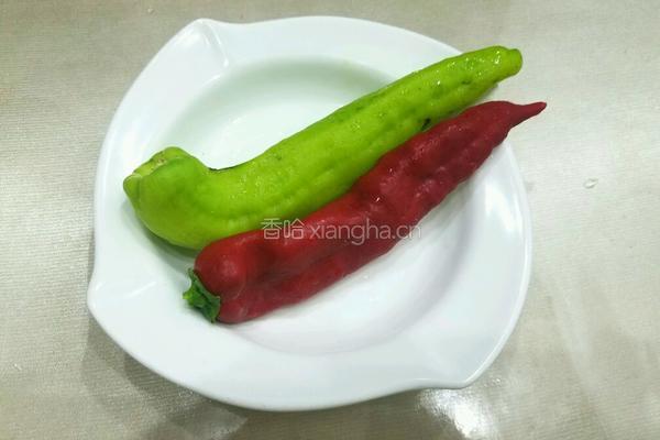 双椒炒白萝卜丝的做法图解2